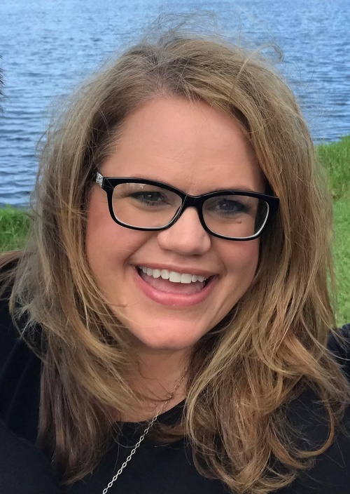 Melanie Wegner Headshot